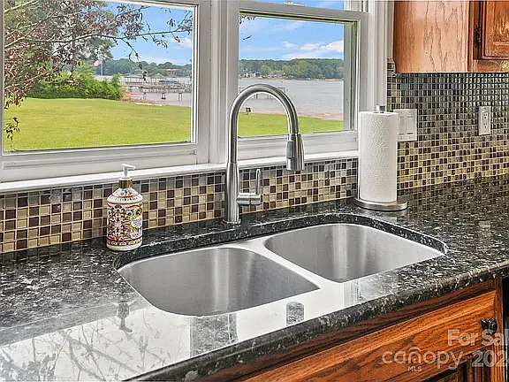 120 Surfside Ln — Photo 17