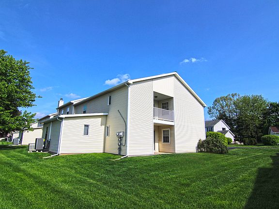 2nd image of 1401 Briarwood Dr #A