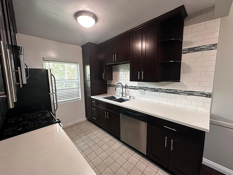 7521 Norton Ave #6 — Photo 1