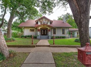 712 N Main St, Bonham, TX 75418