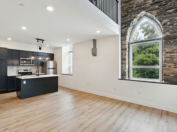 3rd image of 141 Krams Ave APT 8