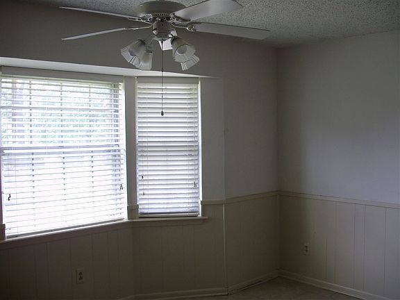 5th image of 521 Berkshire Dr
