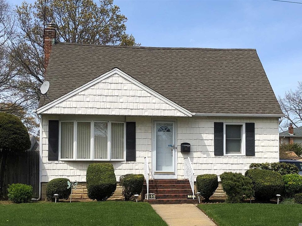 1st image of 155 N Oak St