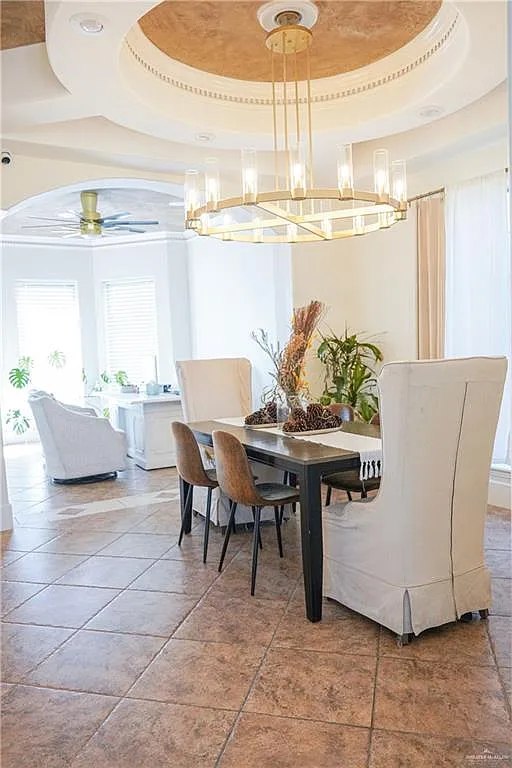 5 bed, 3.0 bath, 3089 sqft, $3,500 — Photo 3