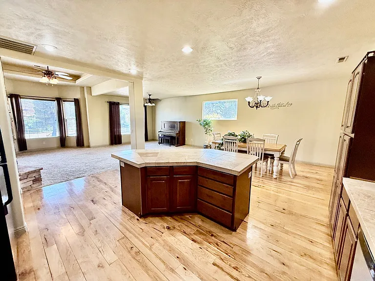 1425 S Staghorn St — Photo 13
