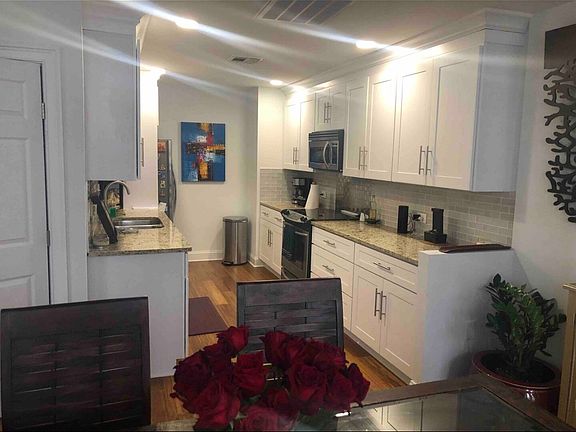 2nd image of 145 15th St NE APT 212