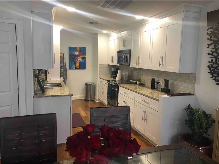 145 15th St NE #212 — Photo 9