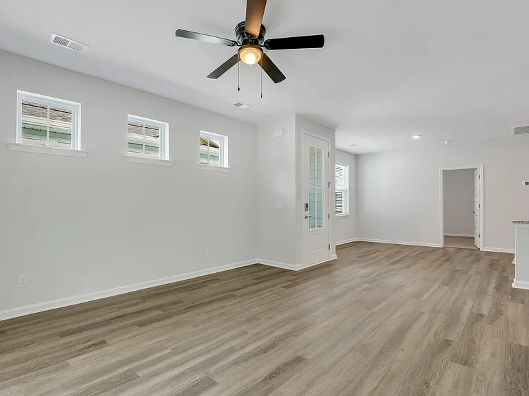 155 Holloway Hl — Photo 22