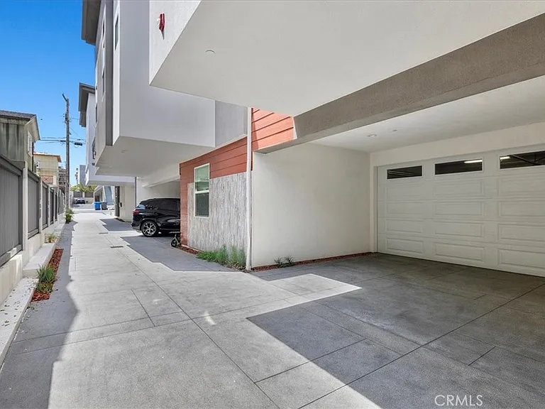2415 Carnegie Ln #C — Photo 46