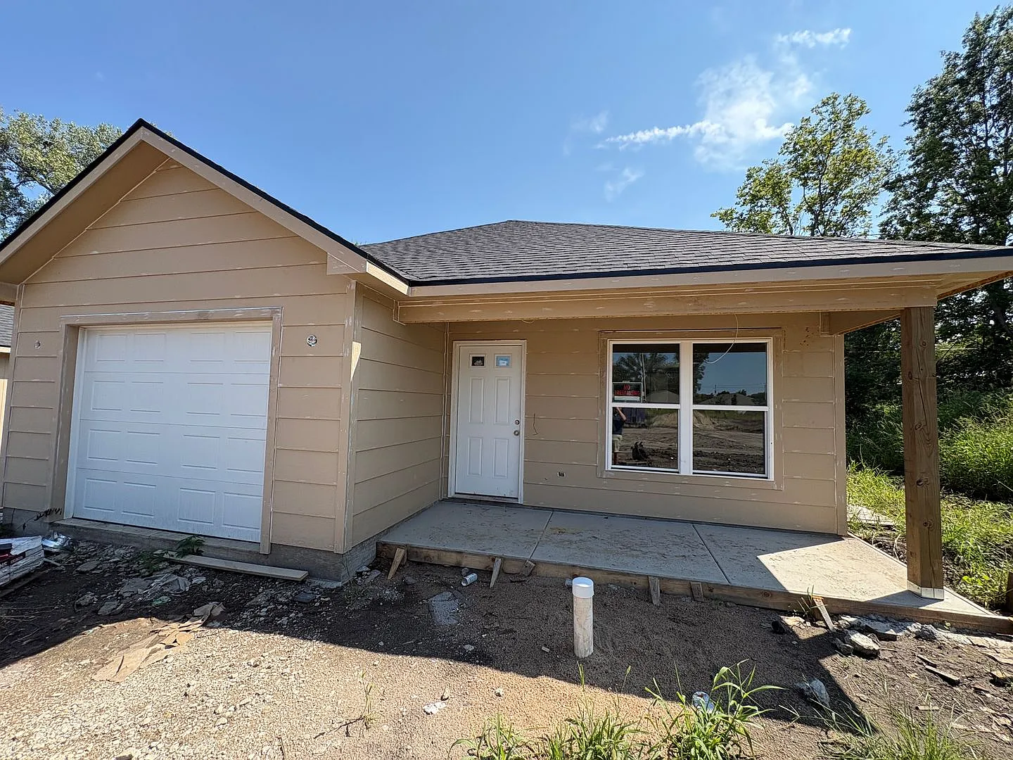 Newly Build 3 bedroom 2 bathroom Home: Pre-leasing for Mid Sept. Move-in. — Photo 1