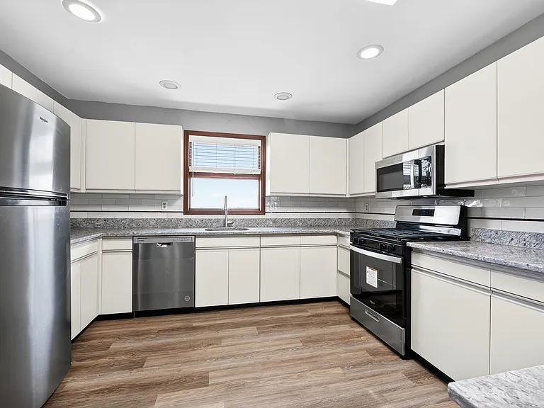 243 Newark Ave #2 — Photo 9