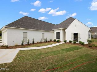 412 Aurora Cir, Canton, MS 39046