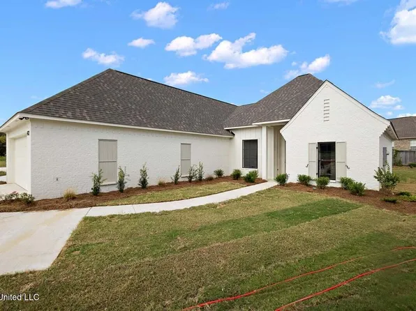 412 Aurora Cir, Canton, MS 39046