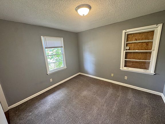 5th image of 3285 Ashland St