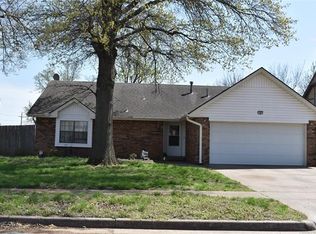 601 W Fredericksburg St, Broken Arrow, OK 74011
