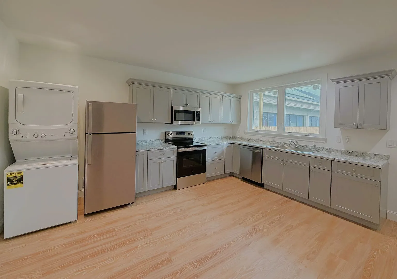 25 Forest Place — Photo 1