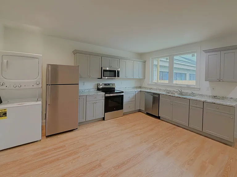 25 Forest Pl — Photo 1