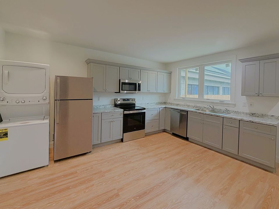 1st image of 25 Forest Pl
