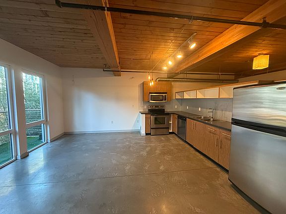 3rd image of 401 9th Ave N APT 316