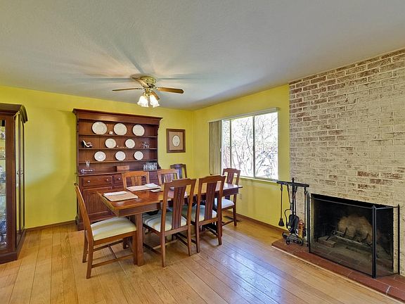 4th image of 2717 Donovan Ave