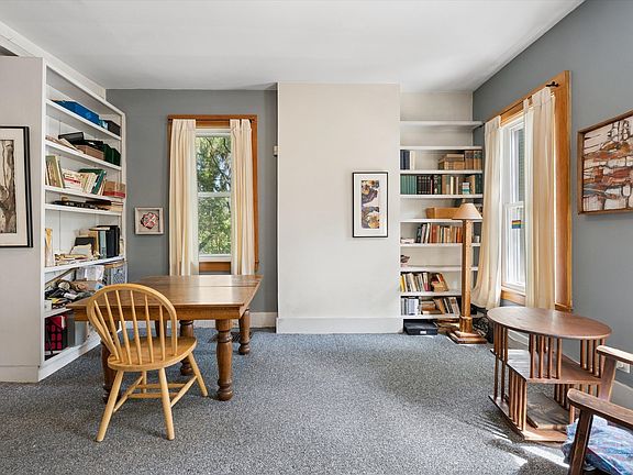 4th image of 10 Eldridge Pl
