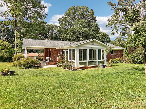 2nd image of 3157 Florida Dr