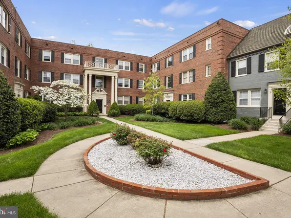 2135 Suitland Ter SE APT 102, Washington, DC 20020