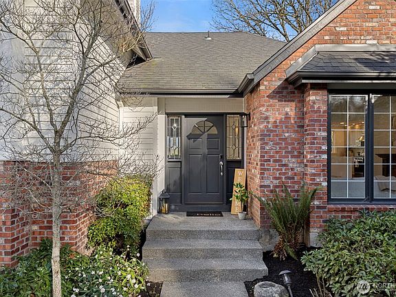 2nd image of 4526 164th Court NE