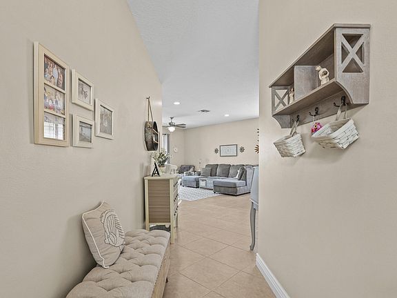 5th image of 9901 SW Eastbrook Circle
