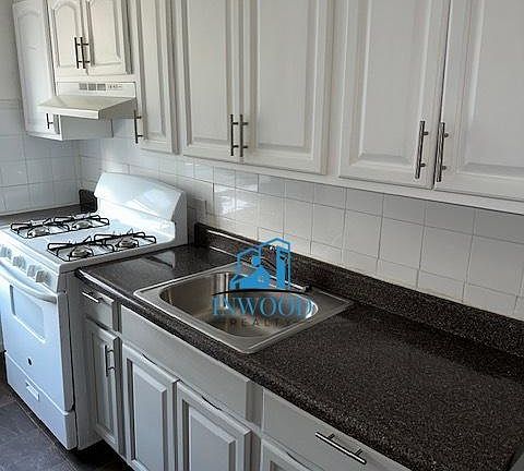 3rd image of 42 Park Ave #41