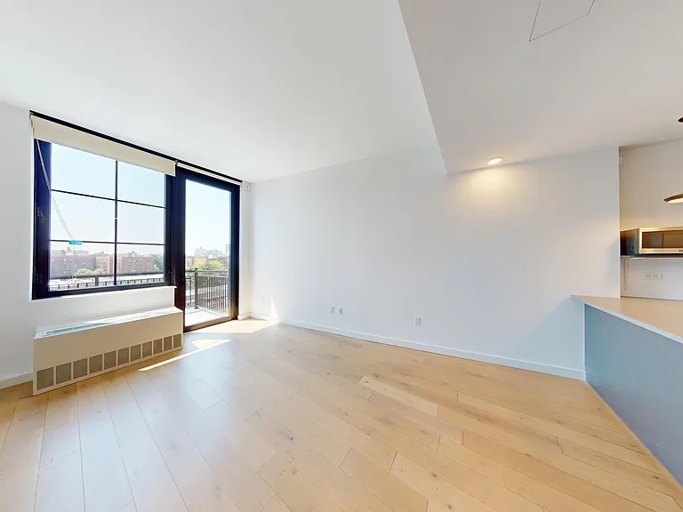 14474 Northern Blvd #PHF — Photo 6