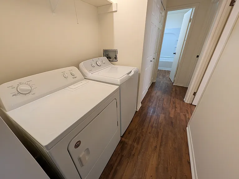211 N Maxwell St — Photo 10