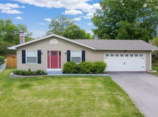 4 Lisa Ct, Saint Peters, MO 63376