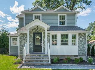 348 Corona Pl, Ridgewood, NJ 07450