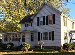 718 Rustic Ln E, Wabasha, MN 55981