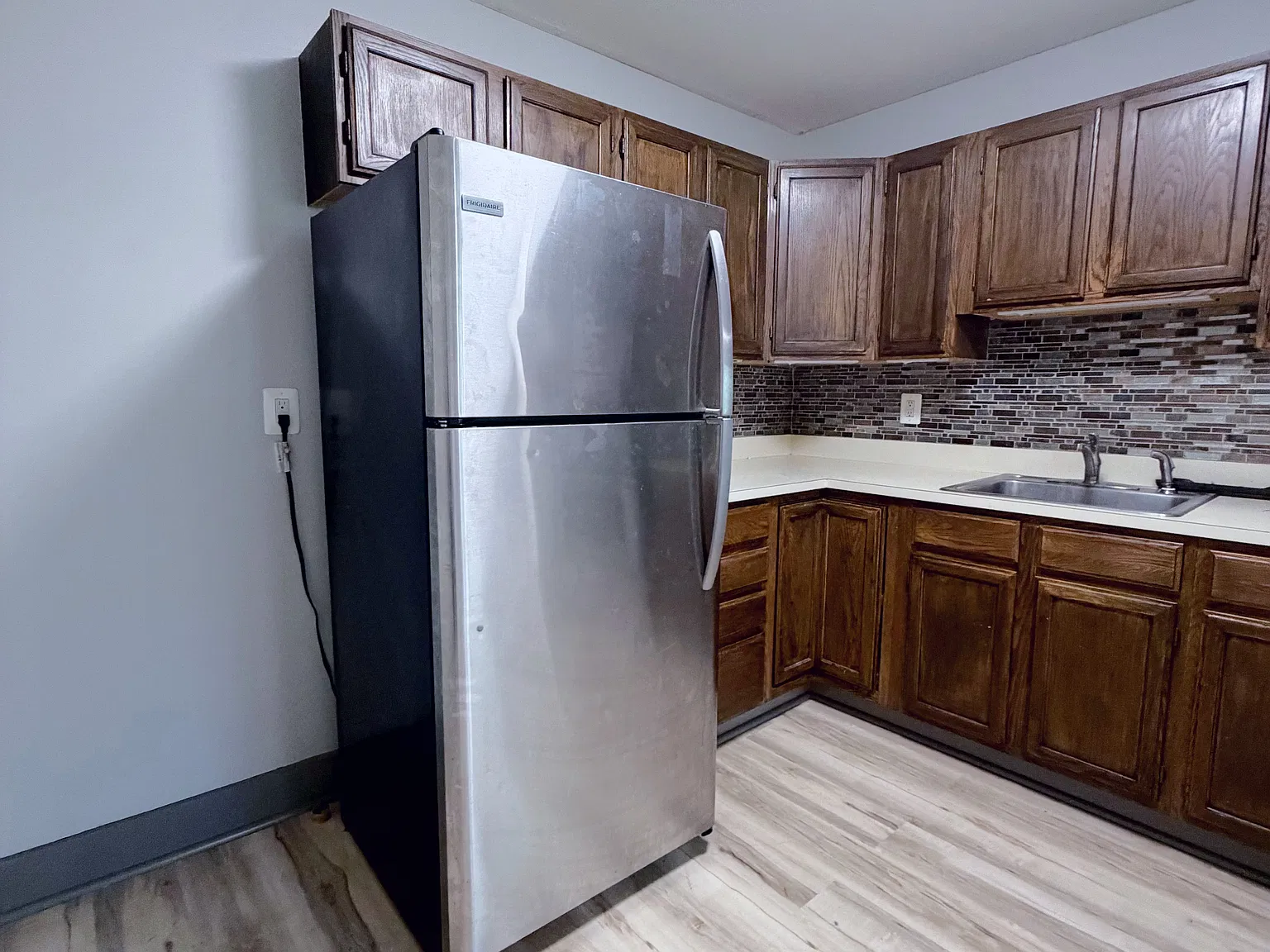 2 bed, 900 sqft, $1,600 — Photo 2