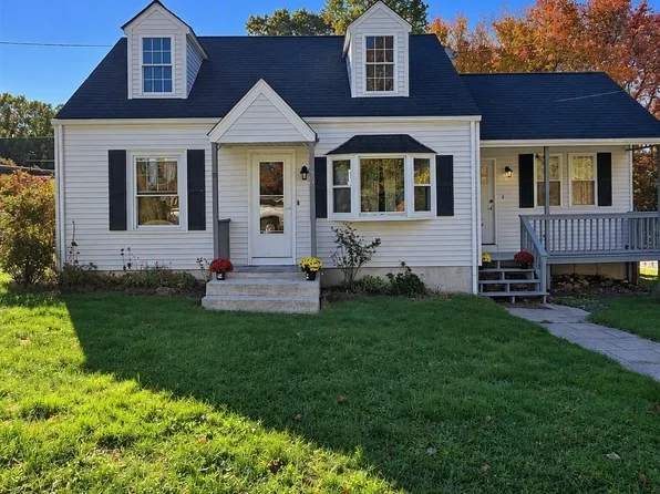 33 N Breault St, Westport, MA 02790