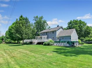 185 Peters Ln, Stratford, CT 06614