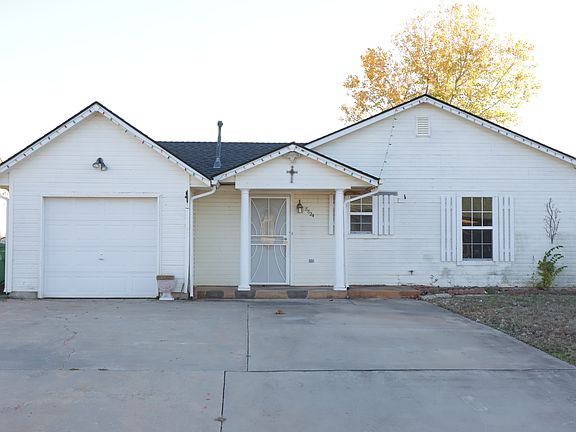 2nd image of 8824 NE 46th St