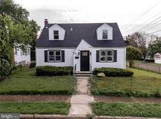 51 S Pine Ave, Maple Shade, NJ 08052