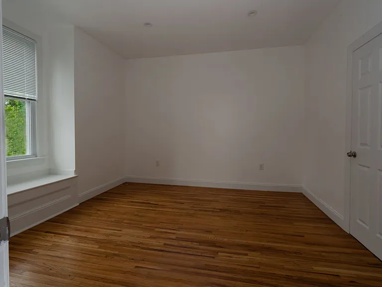 11 Park St — Photo 6