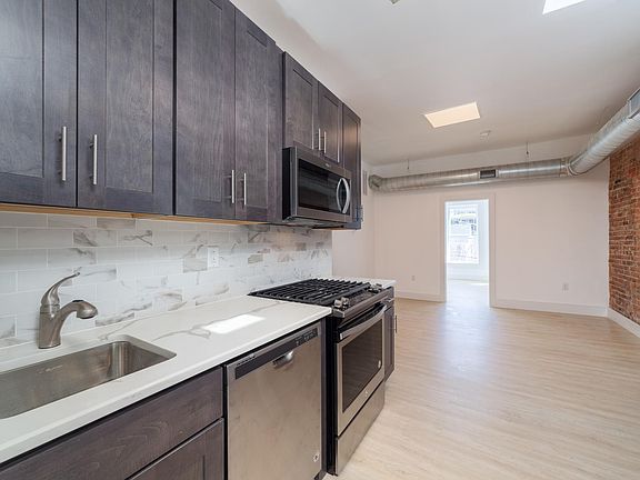 2nd image of 435 Pacific Ave #3