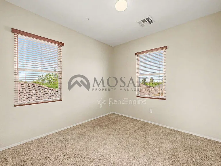 1384 S Sabino Dr — Photo 23