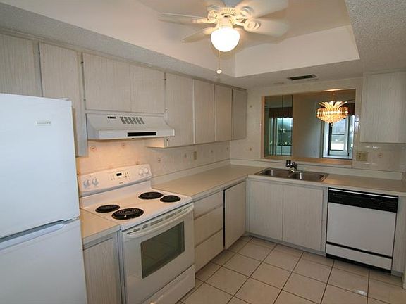 5th image of 2632 Woodgate Ln #G-2