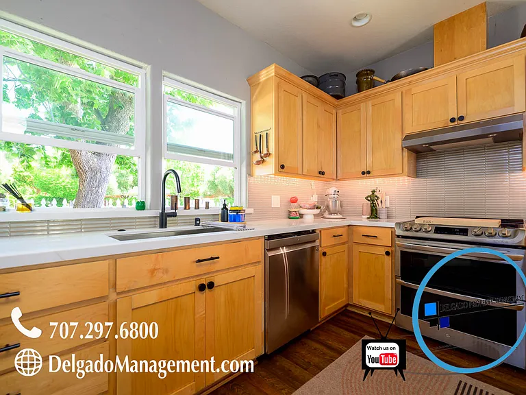 516 W J St — Photo 6