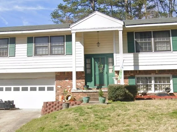 6049 Fairfield Dr, Morrow, GA 30260