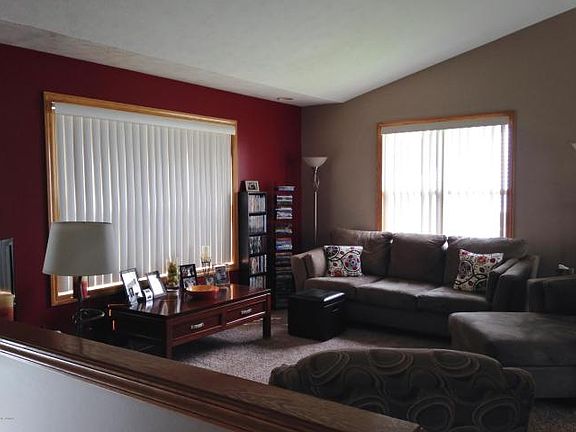 2nd image of 825 Springwood Dr SE