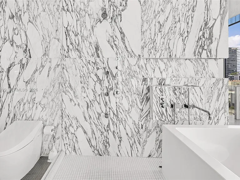 120 Ocean Dr #700 — Photo 26