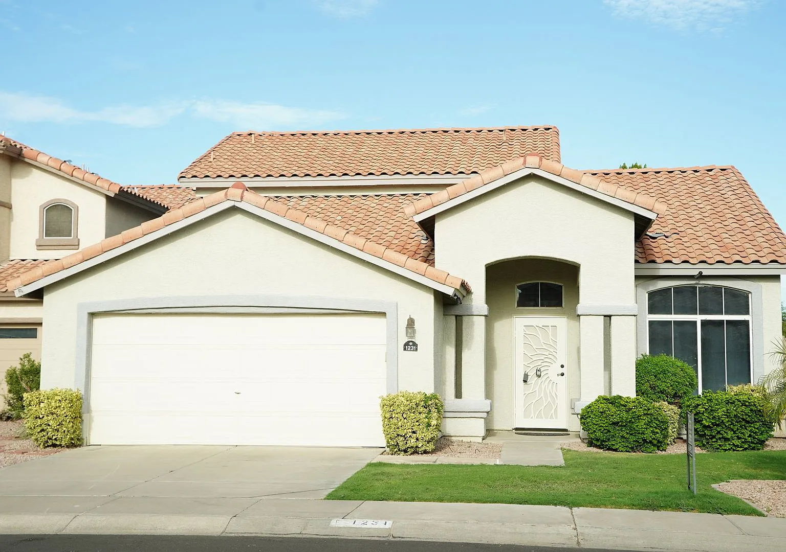Beautiful Chandler Rental Dobson & Ray — Photo 1