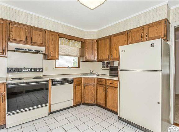 4th image of 827 Highview Ave